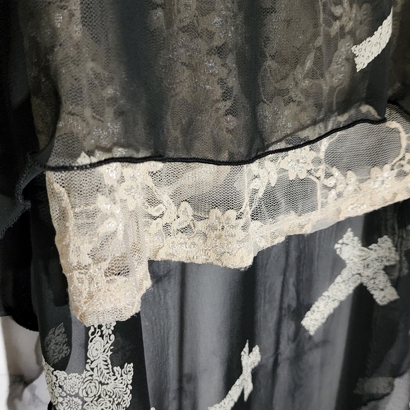 🌴 I. JOAH Sheer and Laced Tank size L - Picture 5 of 6